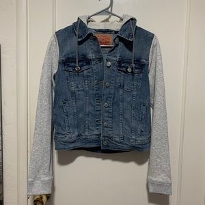 Levi’s Denim Hoodie Trucker Jacket